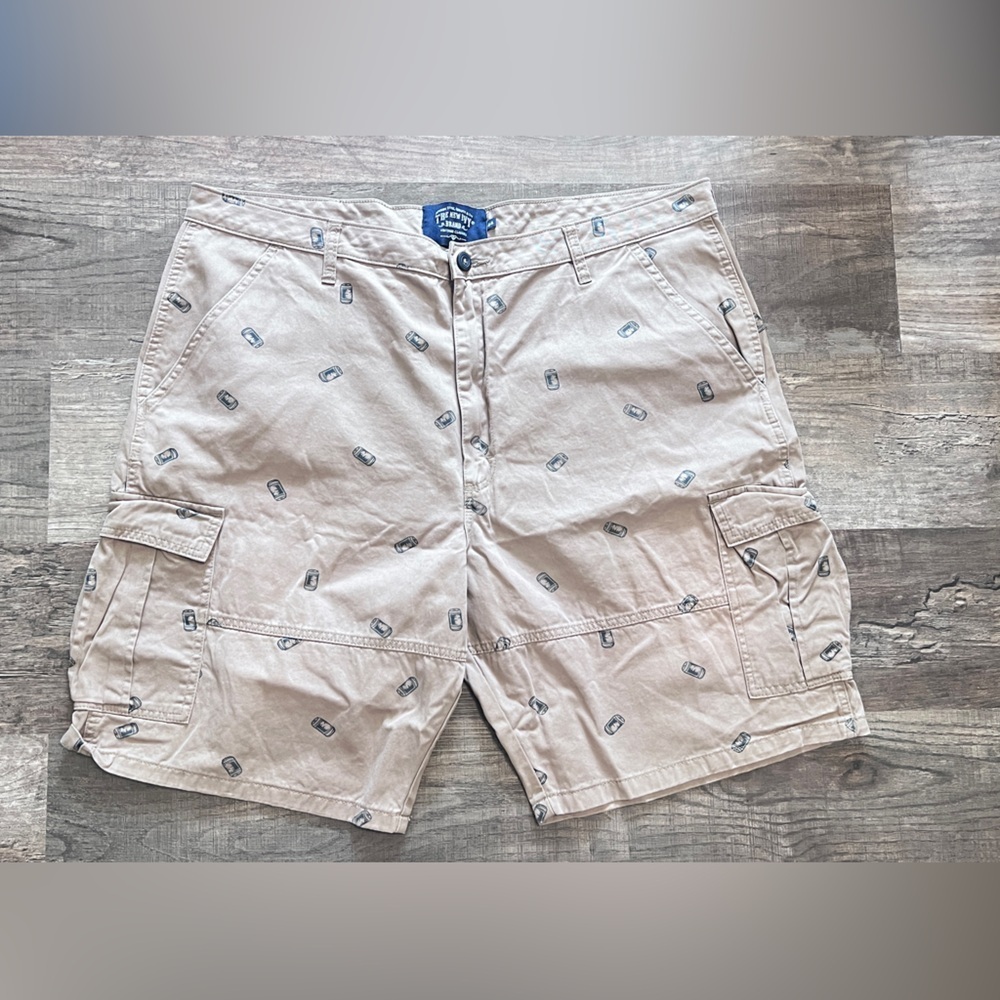 The New Ivy Men’s Cargo Shorts